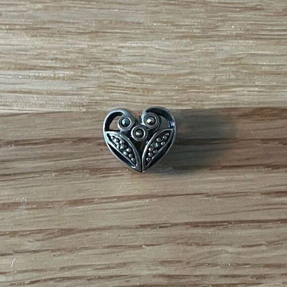 925 Sterling Silver Heart Charm with semi precious stones - Picture 1 of 5